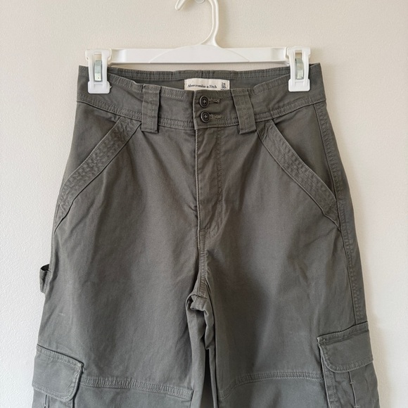 NWOT Abercrombie and Fitch Green Relaxed Cargo Pants 24 / 00 R - Picture 8 of 12